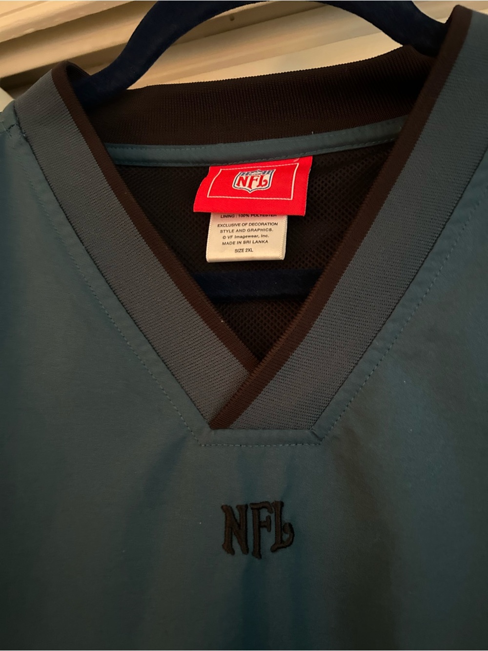Vintage NFL Eagles V-Neck Pullover - Picture 3 of 5